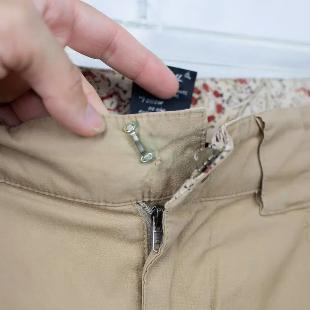 Kuhl Khaki Tan Floral Embroidered Capri Cargo Pants Size Medium Mid Rise